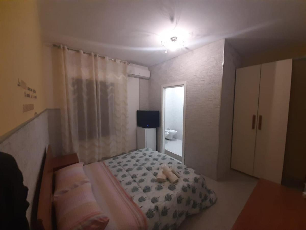 Il Casale Di Zi'Leo Bed & Breakfast กัมโปมาริโน ภายนอก รูปภาพ