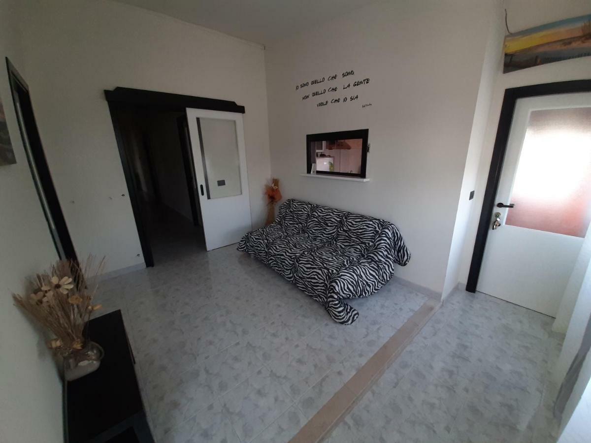 Il Casale Di Zi'Leo Bed & Breakfast กัมโปมาริโน ภายนอก รูปภาพ