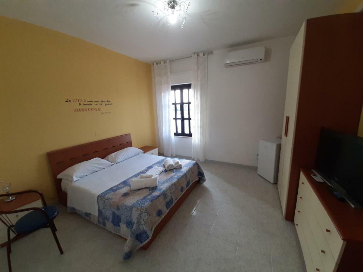 Il Casale Di Zi'Leo Bed & Breakfast กัมโปมาริโน ภายนอก รูปภาพ